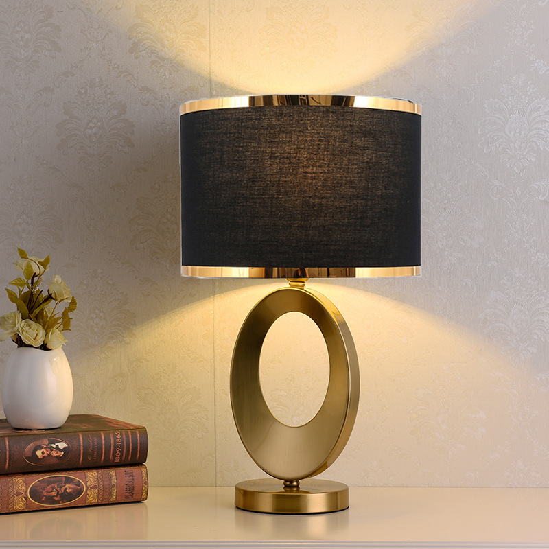 Lighting Decoration In Bedroom - Lámpara de escritorio pequeña de lujo